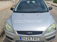 Usado Ford Focus Ghia 115 CV (84 kW) 2007 Gris / plata Berlina