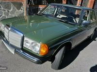 Käytetty Mercedes 240 75 HP (55 kW) 1978 Vihreä Sedan