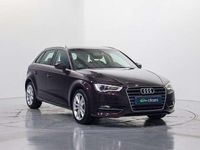Usado Audi A3 Sportback Advanced 110 CV (80 kW) 2016 Rojo Utilitario
