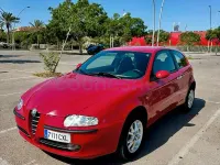Usado Alfa Romeo 147 Distinctive 115 CV (84 kW) 2004 Rojo Utilitario