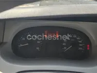 Usado Renault Trafic LIMITED Business 120 CV (88 kW) 2019 Rojo Monovolumen