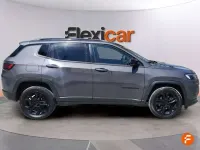 Usado Jeep Compass Night Eagle 131 CV (96 kW) 2022 Gris SUV