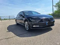 Usado VW Passat Sportline 240 CV (176 kW) 2018 Negro Berlina
