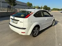 Usado Ford Focus Trend 115 CV (84 kW) 2007 Blanco Berlina