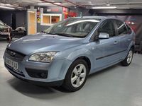 Usado Ford Focus Trend 90 CV (66 kW) 2006 Azul Berlina