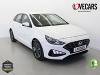Usado Hyundai i30 110 CV (80 kW) 2021 Blanco Berlina
