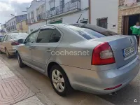 Usado Skoda Octavia 105 CV (77 kW) 2010 Azul Berlina
