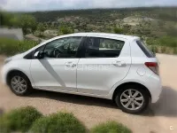 Usado Toyota Yaris Active 99 CV (72 kW) 2013 Blanco Utilitario