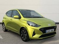 Usado Hyundai i10 67 CV (49 kW) 2024 Verde Utilitario