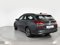 Usado Hyundai i30 120 CV (88 kW) 2025 Verde Berlina