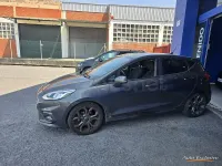 Usado Ford Fiesta ST-Line 95 CV (69 kW) 2021 Gris / plata Utilitario