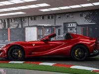 Usado Ferrari 812 799 CV (587 kW) 2023 Rojo Descapotable