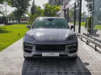Usado Porsche Cayenne Turbo E-Hybrid 740 CV (544 kW) 2024 Gris / plata SUV