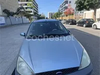 Usado Ford Focus Trend 100 CV (73 kW) 2004 Gris / plata Berlina