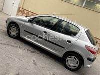 Usado Peugeot 206 60 CV (44 kW) 2002 Gris / plata Berlina