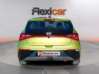 Usado Hyundai i20 101 CV (74 kW) 2024 Verde Utilitario