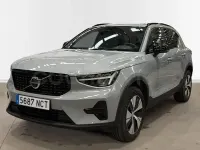Usado Volvo XC40 Plus 163 CV (119 kW) 2025 Gris / plata SUV