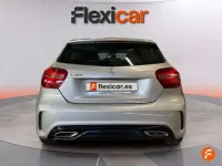 Usado Mercedes A180 116 CV (85 kW) 2018 Gris Utilitario