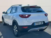 Begagnad Kia Stonic 84 HK (61 kW) 2022 Vit SUV