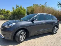 Usado Kia Niro 141 CV (103 kW) 2018 Gris / plata SUV