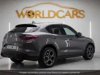 Usado Alfa Romeo Stelvio Veloce 209 CV (153 kW) 2023 Gris SUV