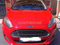 Usado Ford Fiesta Trend 100 CV (73 kW) 2013 Rojo Utilitario