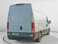 Usado Iveco Daily 137 CV (100 kW) 2022 Blanco Berlina