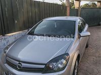 Usado Opel Astra GTC Sport 105 CV (77 kW) 2005 Gris / plata Berlina
