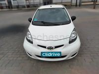 Usado Toyota Aygo Live 68 CV (50 kW) 2010 Blanco Utilitario