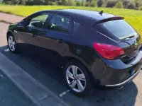 Usado Opel Astra Selective 165 CV (121 kW) 2015 Negro Berlina