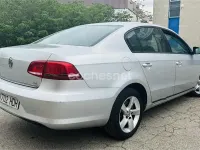 Usado VW Passat Edition 105 CV (77 kW) 2011 Gris / plata Berlina
