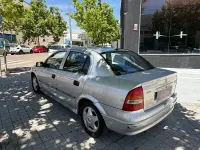 Usado Opel Astra Comfort 100 CV (73 kW) 1999 Gris / plata Berlina