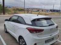 Begagnad Hyundai i20 90 HK (66 kW) 2016 Vit Sportkupé