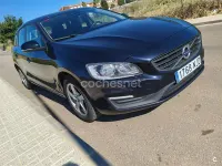 Usado Volvo V60 Kinetic 120 CV (88 kW) 2017 Azul Familiar