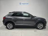Usado VW T-Roc Advance 150 CV (110 kW) 2022 Gris / plata SUV