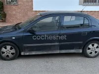 Usado Opel Astra Elegance 100 CV (73 kW) 2002 Azul Berlina