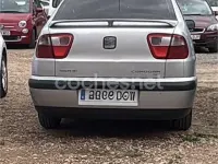 Usado Seat Cordoba Stella 68 CV (50 kW) 2002 Gris / plata Berlina