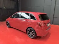 Usado Mercedes B200 136 CV (100 kW) 2018 Rojo Utilitario