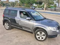 Usado Skoda Yeti Elegance 140 CV (102 kW) 2013 Gris / plata SUV