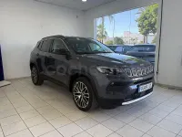 Usado Jeep Compass Limited 130 CV (95 kW) 2022 Gris / plata SUV