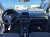 Usado VW Polo Advance 80 CV (58 kW) 2007 Gris / plata Berlina