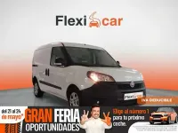 Usado Fiat Doblò 106 CV (77 kW) 2022 Blanco Monovolumen