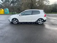 Usado VW Golf V GTI 200 CV (147 kW) 2007 Blanco Berlina