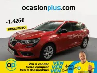 Usado Renault Mégane GrandTour LIMITED 140 CV (102 kW) 2018 Rojo Familiar