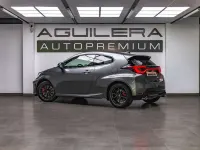 Usado Toyota Yaris 280 CV (205 kW) 2025 Gris Utilitario