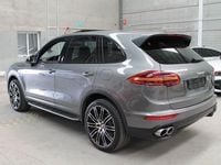 Käytetty Porsche Cayenne S E-Hybrid 416 HP (305 kW) 2015 Harmaa Katumaasturi
