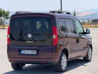Usado Fiat Doblò Emotion 105 CV (77 kW) 2011 Granate Monovolumen