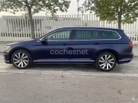 Usado VW Passat Sportline 190 CV (139 kW) 2017 Azul Familiar