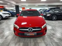 Usado Mercedes A180 136 CV (100 kW) 2020 Rojo Utilitario