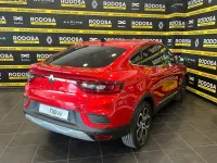 Usado Renault Arkana Techno 145 CV (106 kW) 2023 Rojo SUV